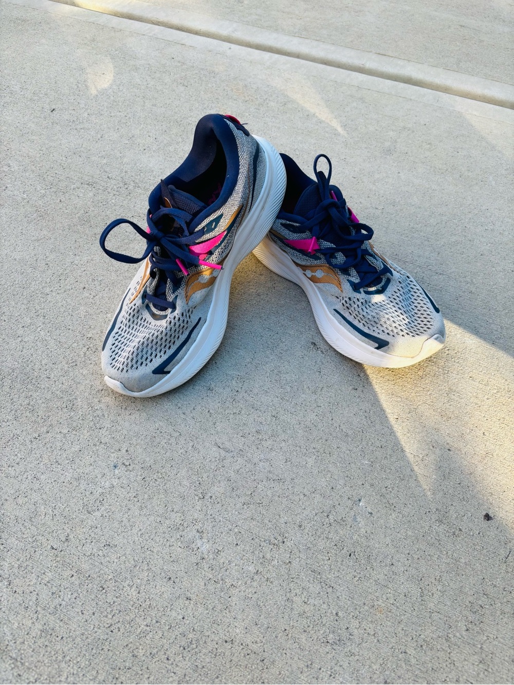 Saucony Women’s Running Shoes in Gray, Navy & Pink